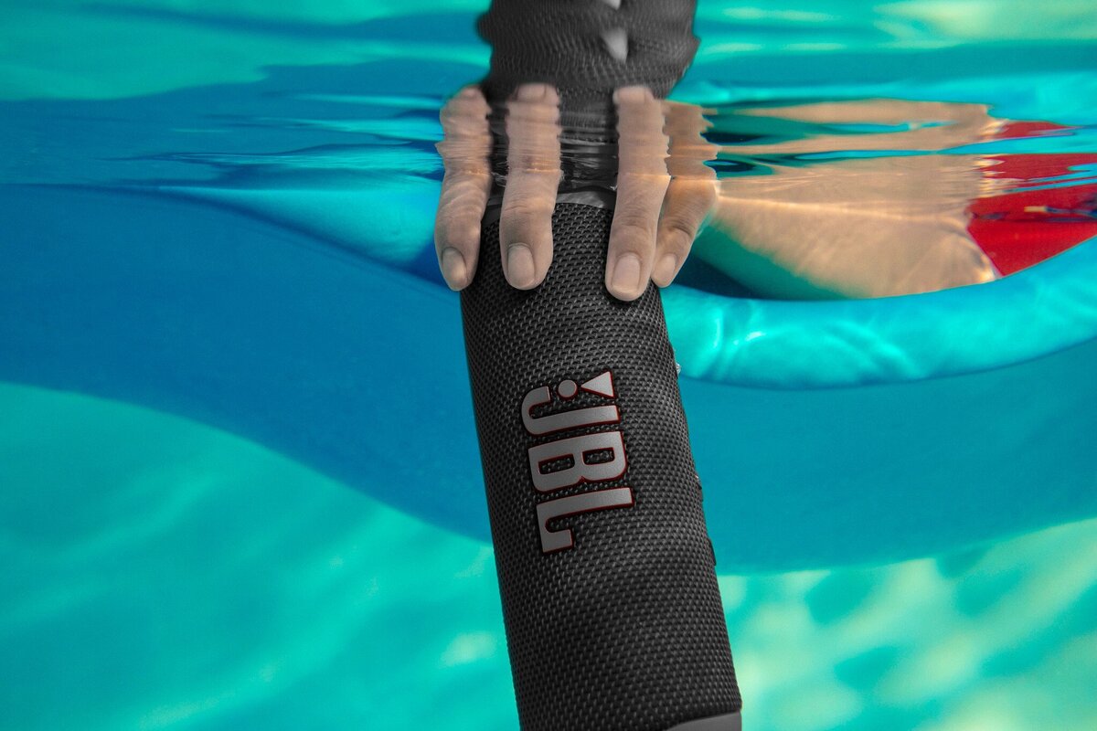JBL Flip 6 Αδιάβροχο Ηχείο Bluetooth 30W με Διάρκεια Μπαταρίας έως 12 ώρες μαύρο